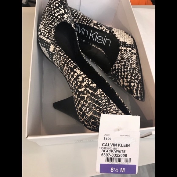 CALVIN KLEIN PUMPS SIZE 7 & 1/2 NEW - Picture 6 of 8